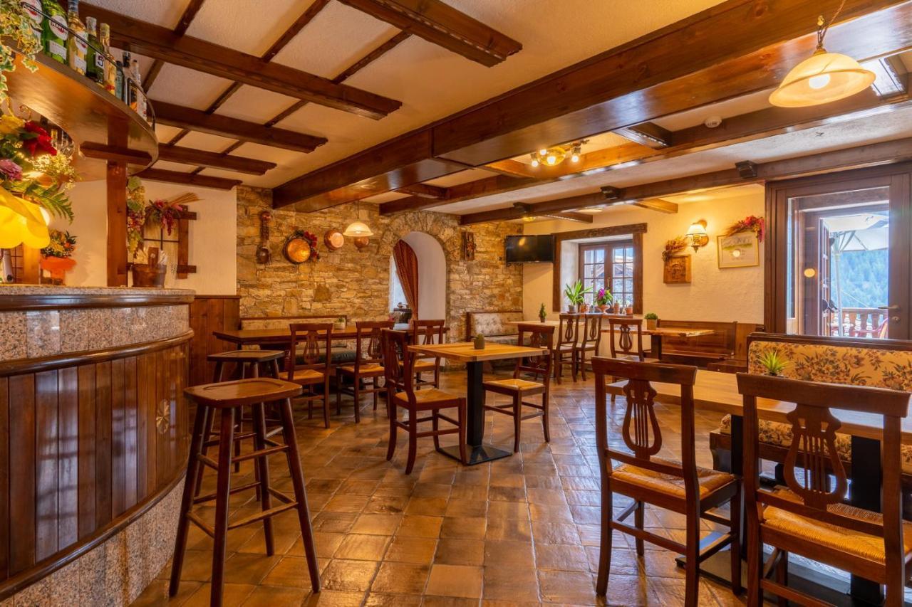 Hotel Des Alpes เซนต์-เรมี-อัม-บอสเซส ภายนอก รูปภาพ