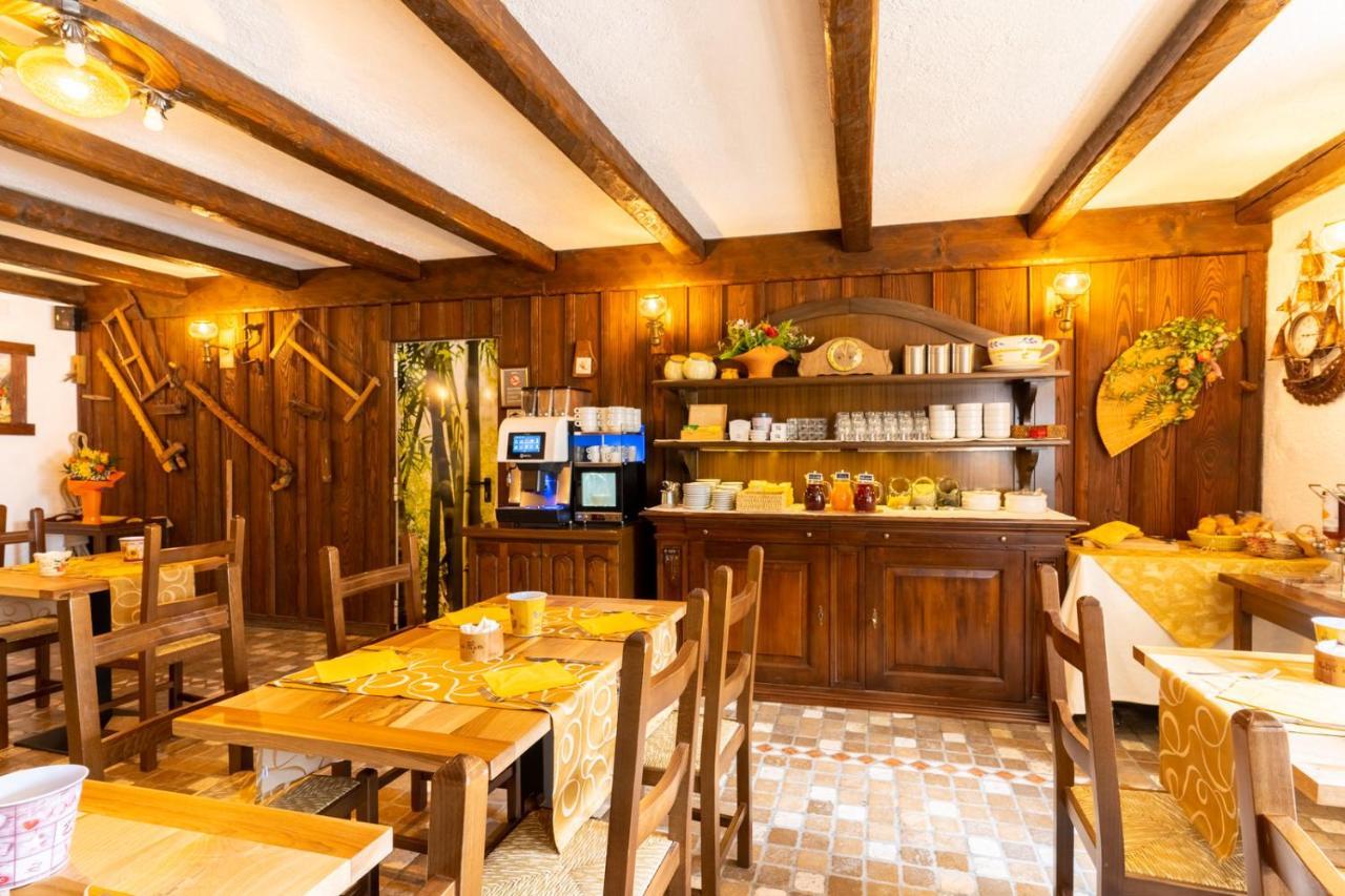 Hotel Des Alpes เซนต์-เรมี-อัม-บอสเซส ภายนอก รูปภาพ