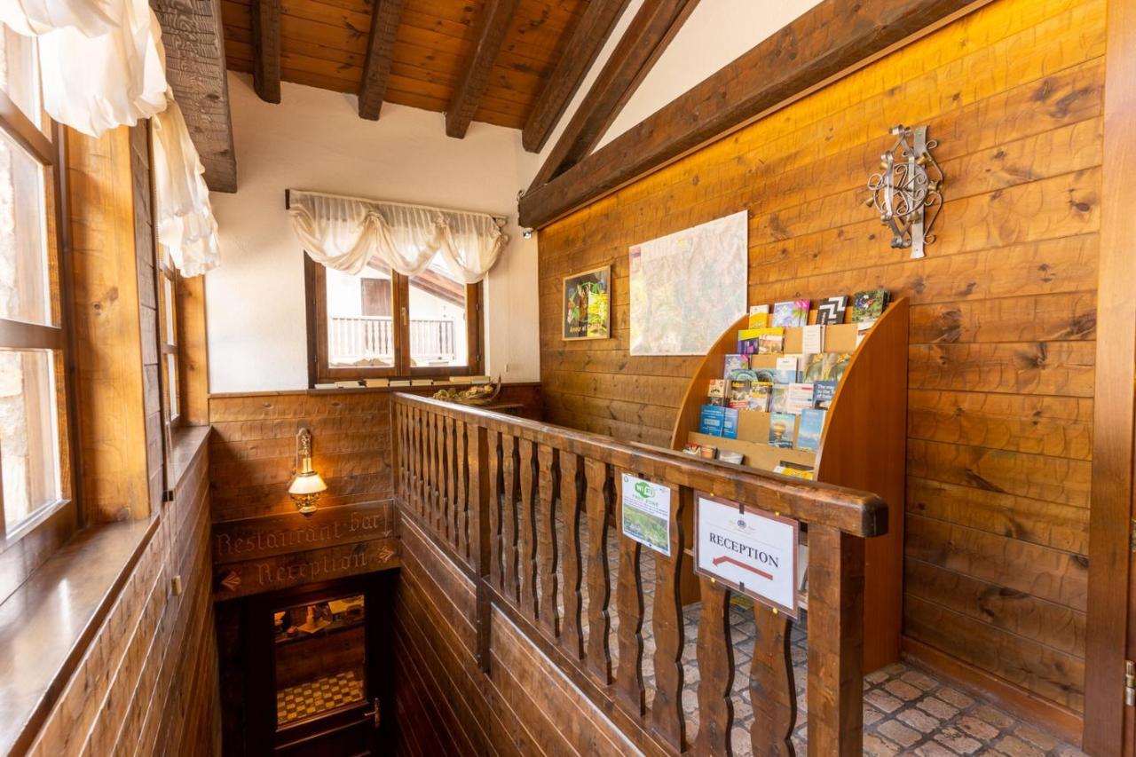 Hotel Des Alpes เซนต์-เรมี-อัม-บอสเซส ภายนอก รูปภาพ