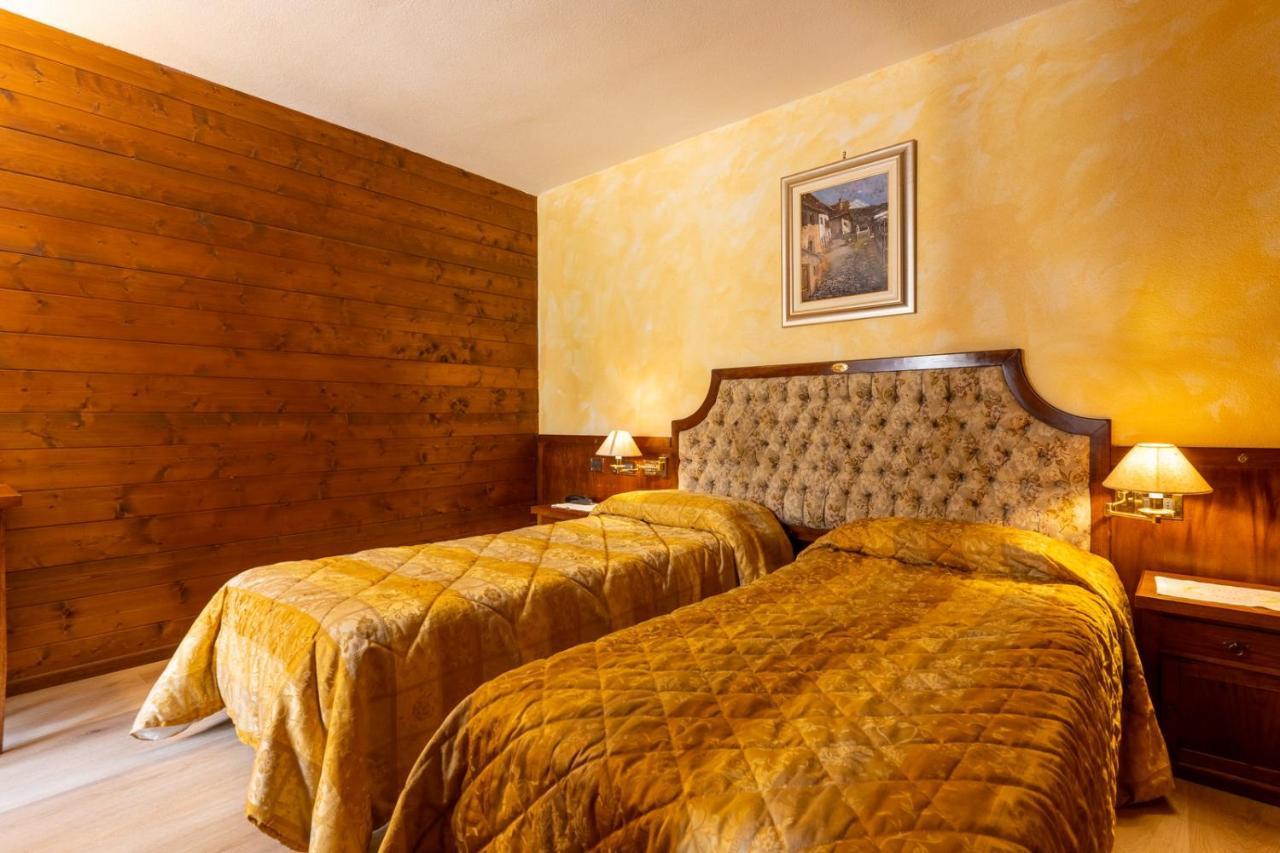 Hotel Des Alpes เซนต์-เรมี-อัม-บอสเซส ภายนอก รูปภาพ