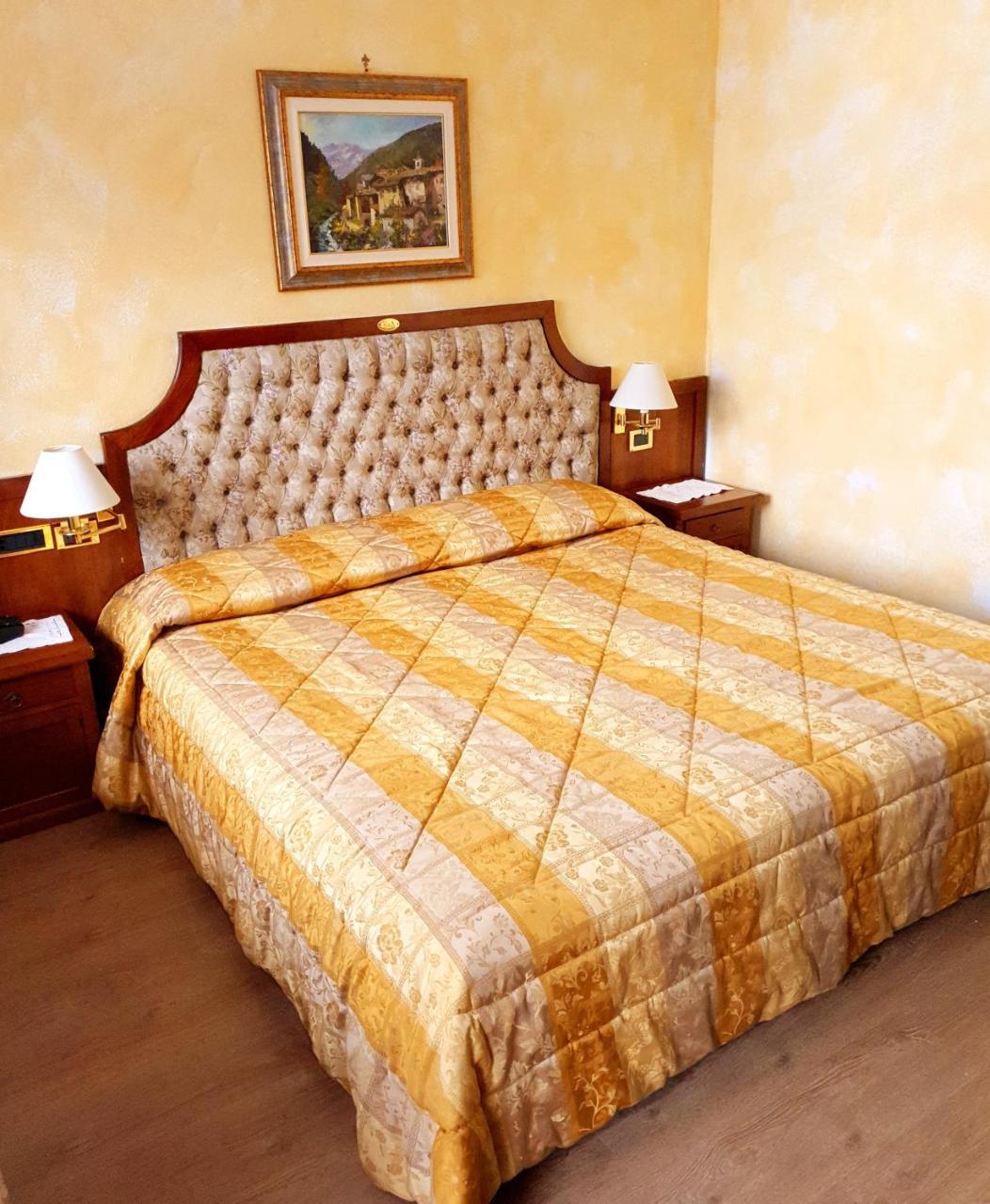 Hotel Des Alpes เซนต์-เรมี-อัม-บอสเซส ภายนอก รูปภาพ
